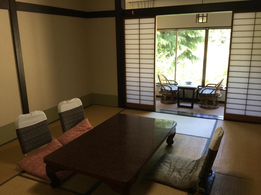 Unryuso Hotel Shinshiro Екстериор снимка
